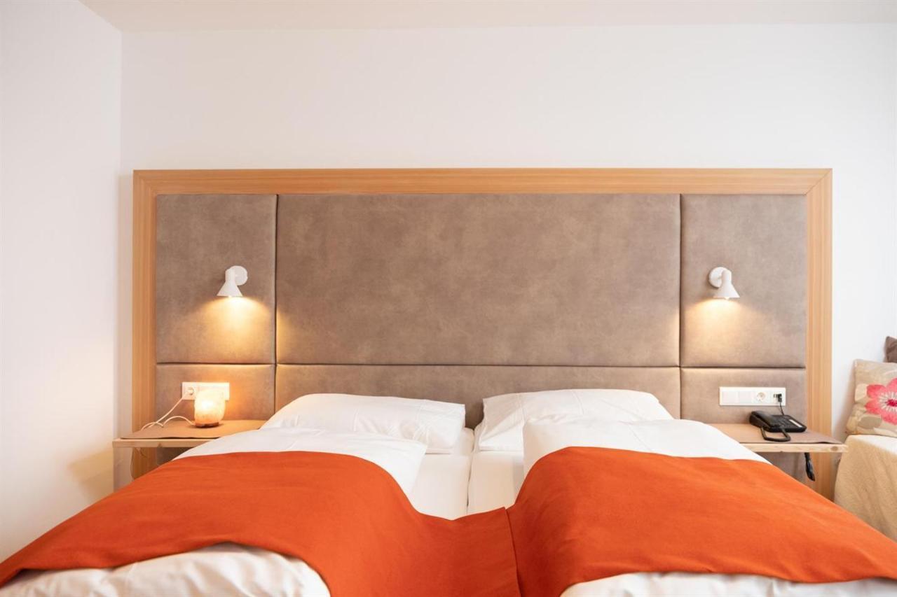 Santner, Hotel オイゲンドルフ エクステリア 写真