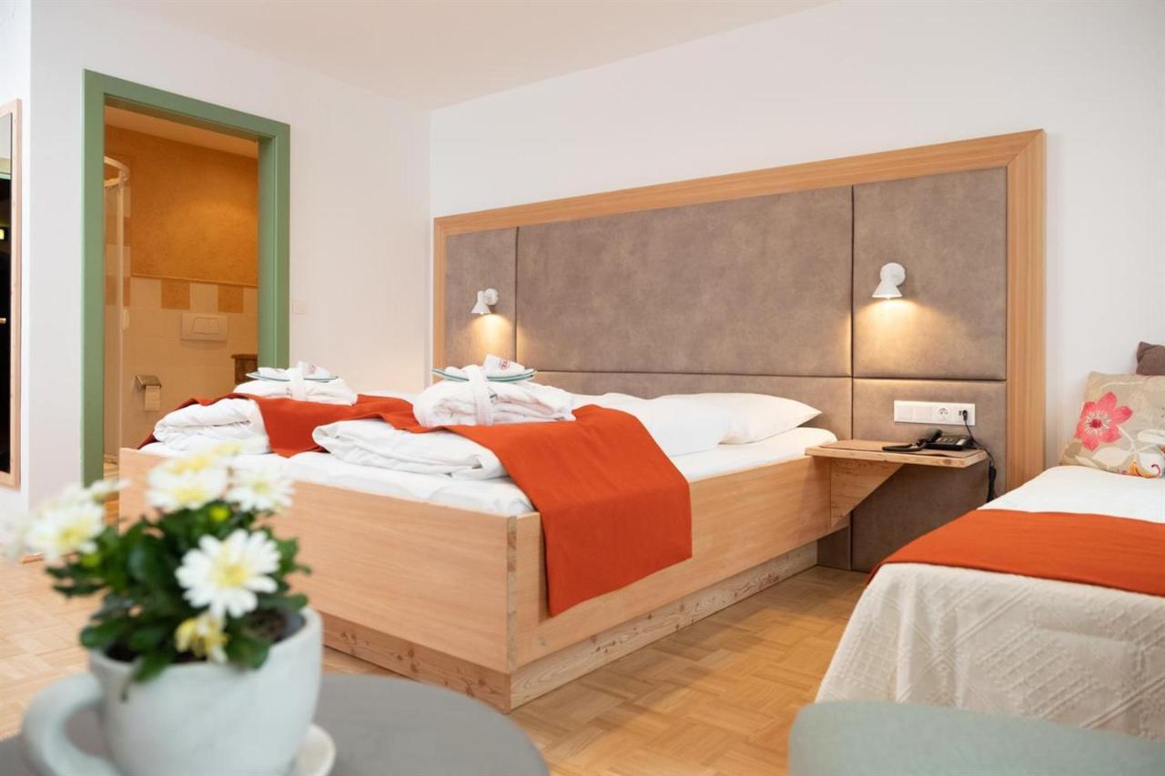 Santner, Hotel オイゲンドルフ エクステリア 写真