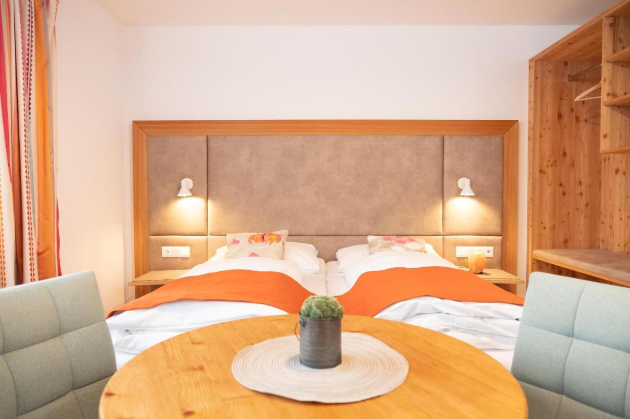 Santner, Hotel オイゲンドルフ エクステリア 写真