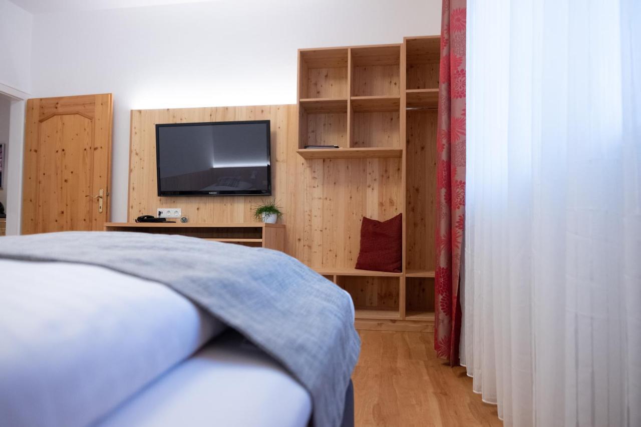 Santner, Hotel オイゲンドルフ エクステリア 写真