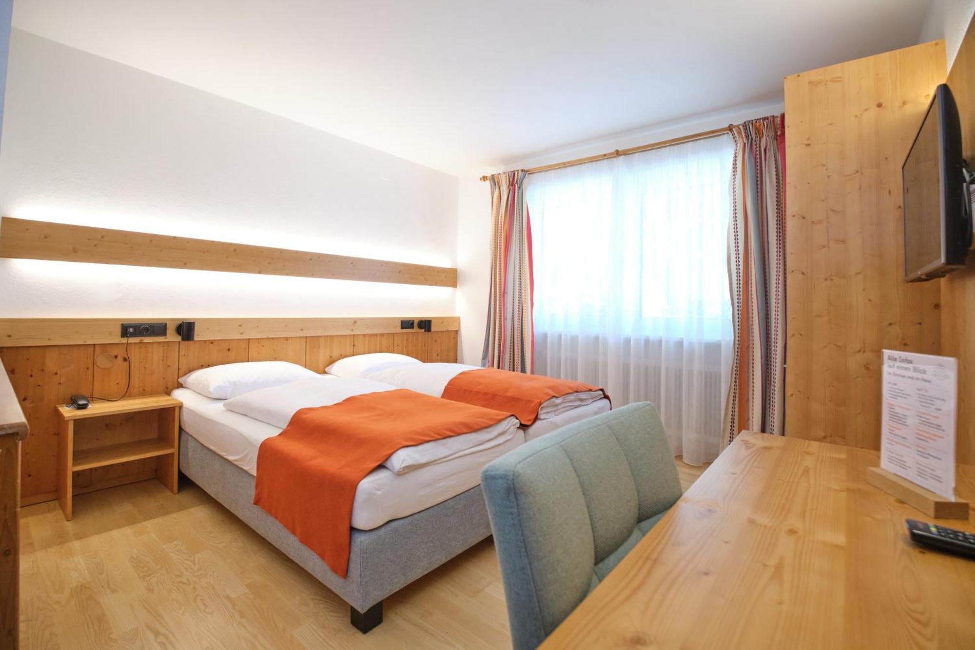 Santner, Hotel オイゲンドルフ エクステリア 写真