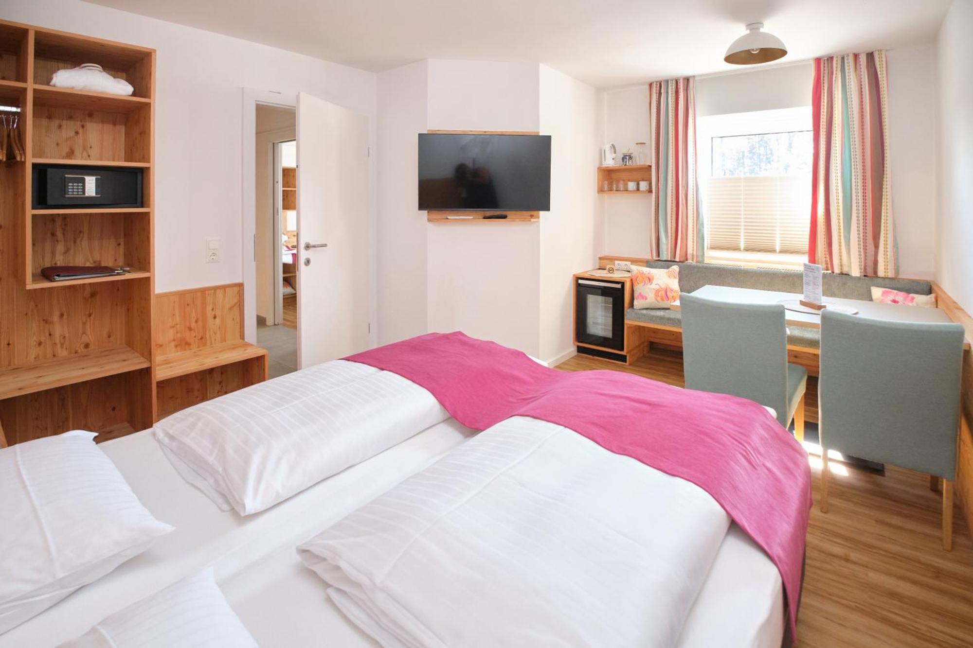 Santner, Hotel オイゲンドルフ エクステリア 写真